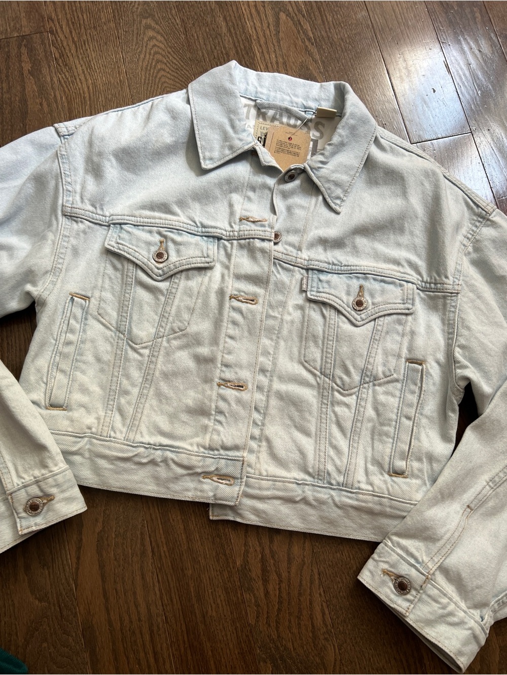 Levi's Light Wash Blue Jean Cropped Oversized Jacket size small